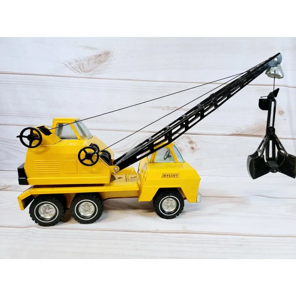 Nylint Vintage Pressed Steel Crane Truck 1:18 Scale Yellow Black Construction